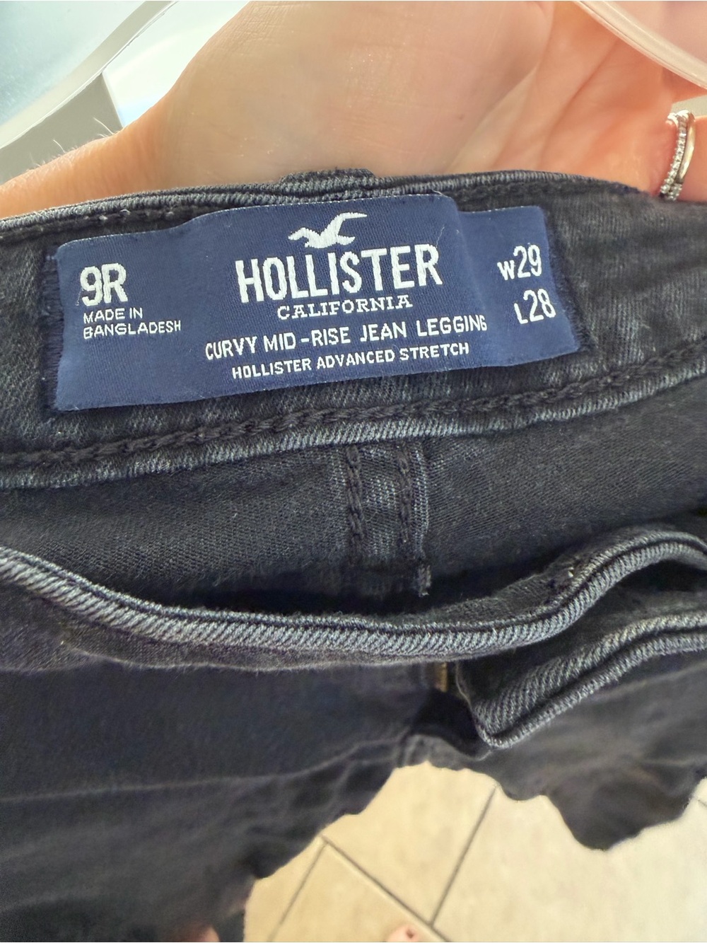 Hollister Curvy Mid-Rise Jean Legging in Dark Black Wash